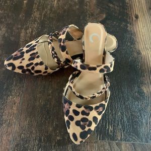 Size 8.5 leopard flats